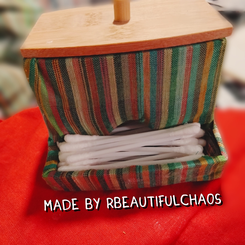 Q-tip dispenser